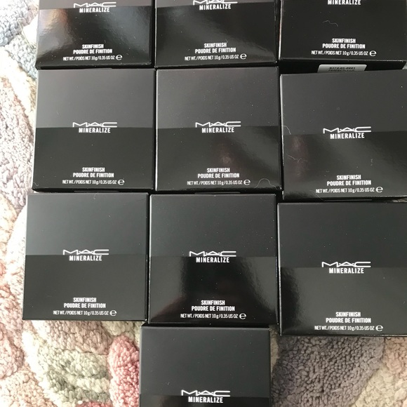 Assorted Mac cosmetics assorted prices - Picture 2 of 8